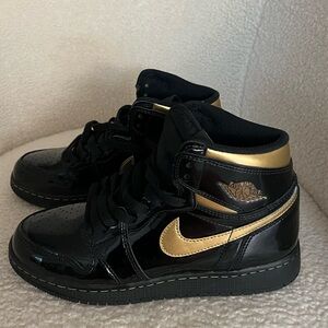 Jordan 1’s gold and black